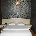 Otel Bordo 2*